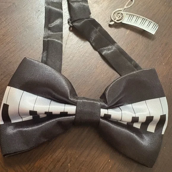 Musical Note and Piano Key Socks Set,tie,bow tie,pin in gift box 5 piece set - Picture 6 of 17